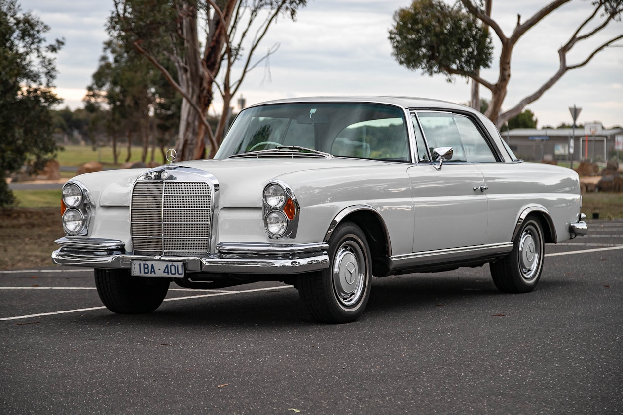 1968 MERCEDES-BENZ (W111) 280 SE COUPE