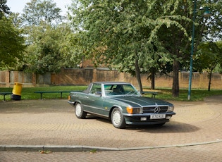 1987 MERCEDES-BENZ (R107) 300 SL