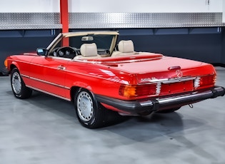 1988  MERCEDES-BENZ (R107) 560 SL