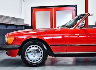 1988  MERCEDES-BENZ (R107) 560 SL