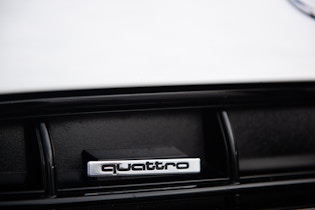 2011 AUDI R8 V10 SPYDER - MANUAL