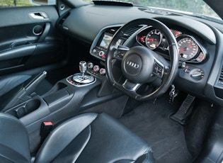 2010 Audi R8 V8 - Manual 