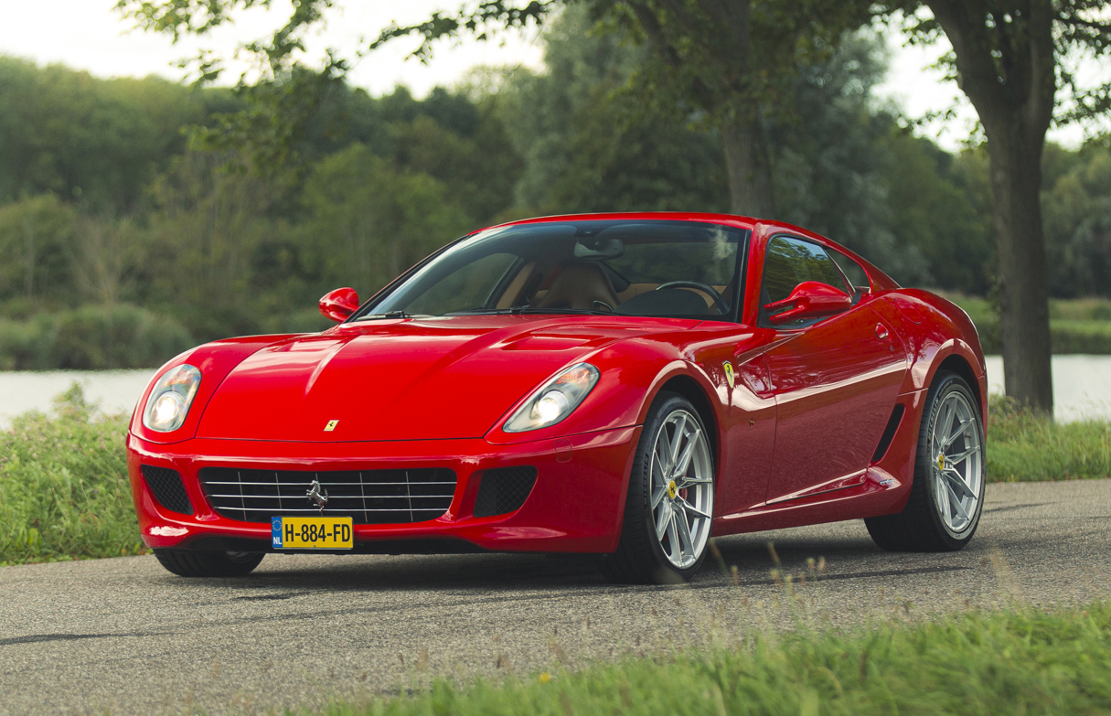 宅配便配送 for Fiorano GTB 599 Ferrari 2006 sale in auction by ミニカー