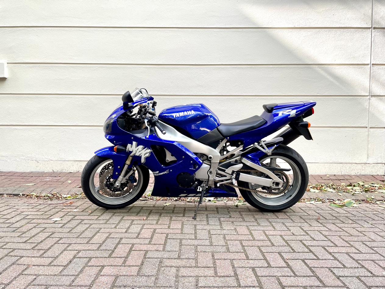 1998 Yamaha R1 for sale by classified listing privately in London