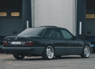 1992 Mercedes-Benz (W124) 260 E 