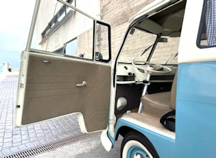 1975 Volkswagen Type 2 (T1) 15-Window Splitscreen Campervan