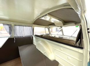 1975 Volkswagen Type 2 (T1) 15-Window Splitscreen Campervan