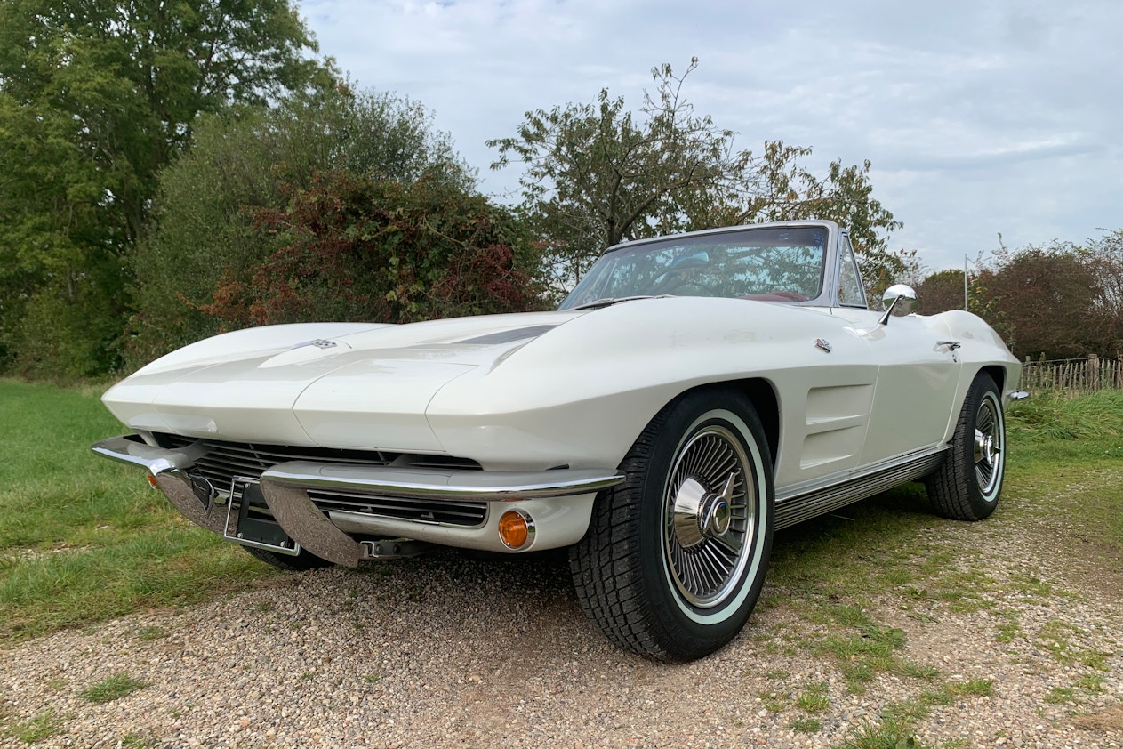 1963 Chevrolet Corvette Stingray (C2) Convertible