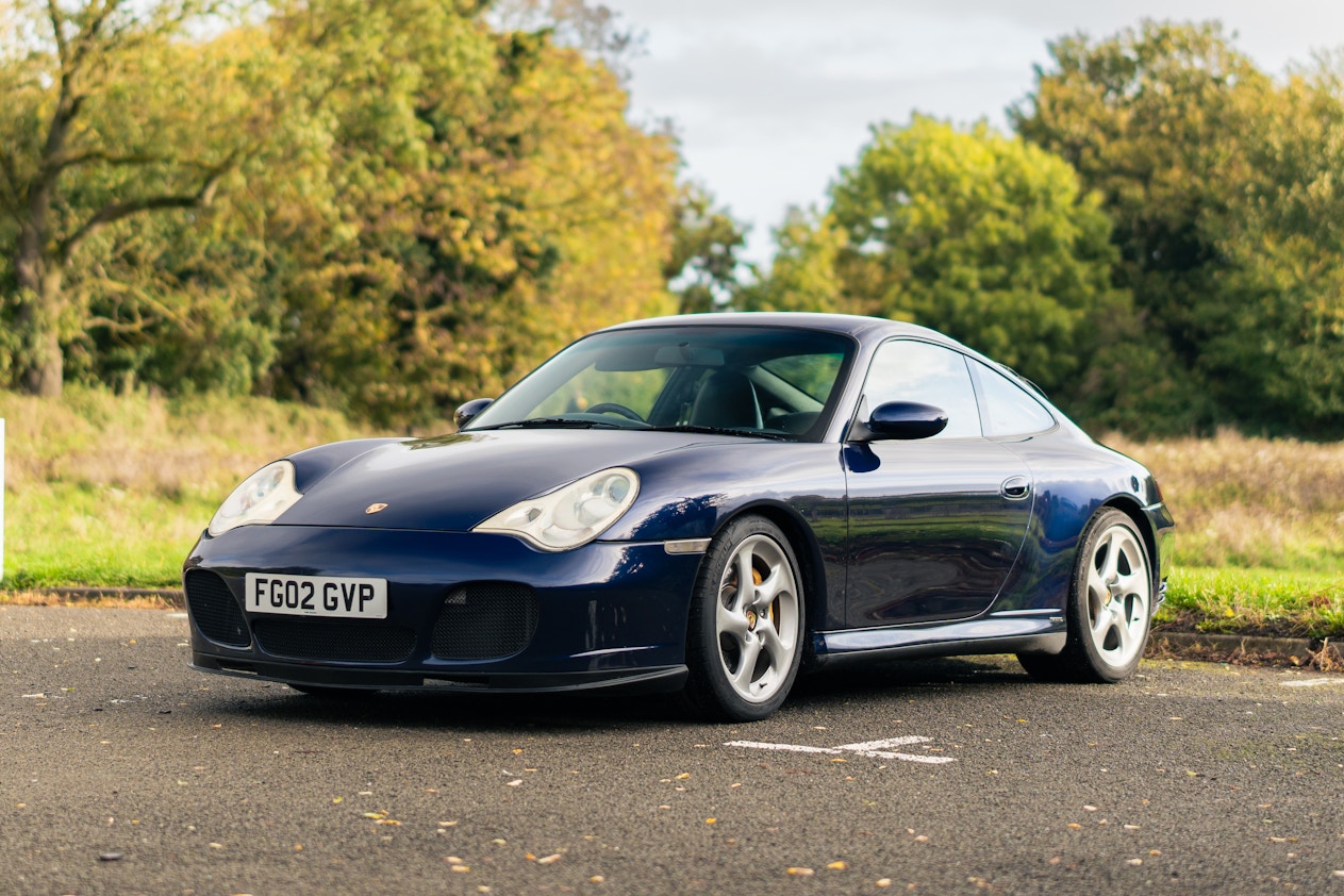 Centre Grille | Porsche Carrera 996 (Manual) Centre Grille | Porsche Carrera 996 (Manual)