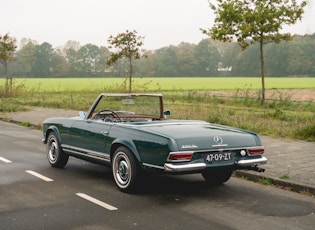 1966 Mercedes-Benz 230 SL Pagoda