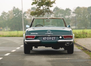 1966 Mercedes-Benz 230 SL Pagoda