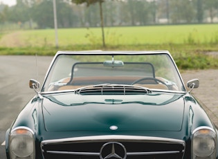 1966 Mercedes-Benz 230 SL Pagoda