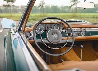 1966 Mercedes-Benz 230 SL Pagoda