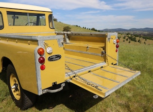 1974 Land Rover Series III 109"