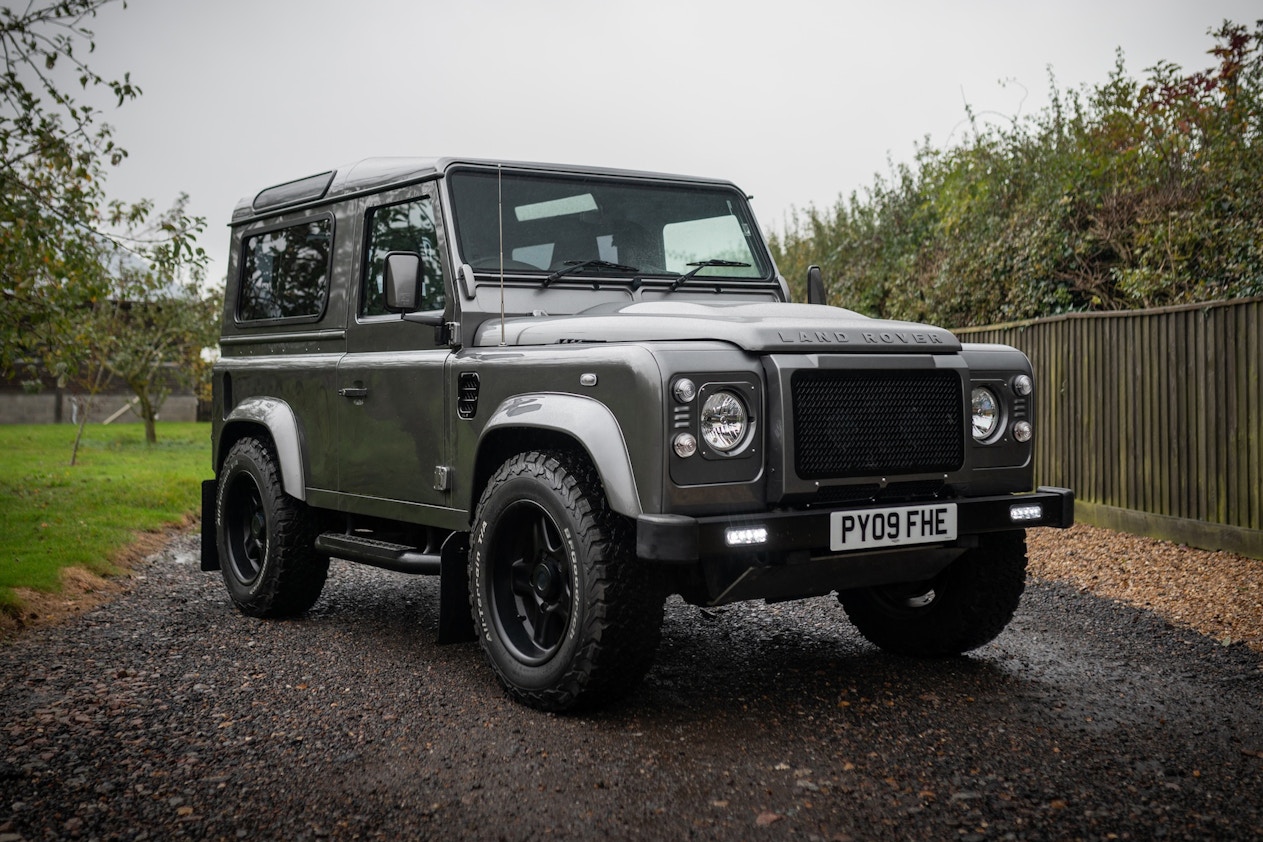 2009 Land Rover Defender 90 XS Station Wagon - JE Engineering
