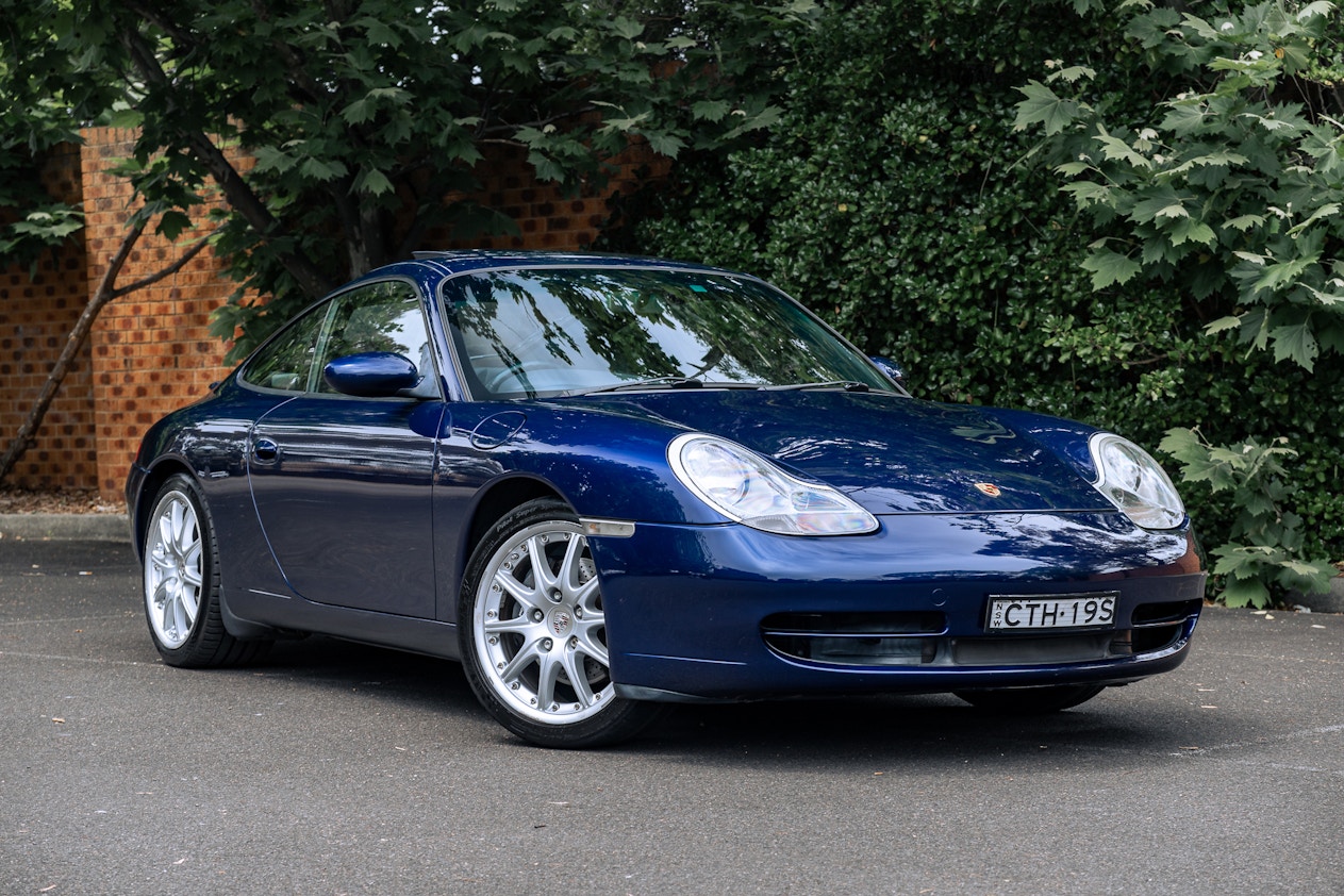 2001 Porsche 911 (996) Carrera - Manual