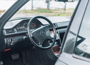1991 Mercedes-Benz (W124) 500E