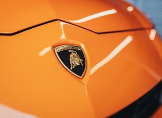 2021 Lamborghini Urus Pearl Capsule
