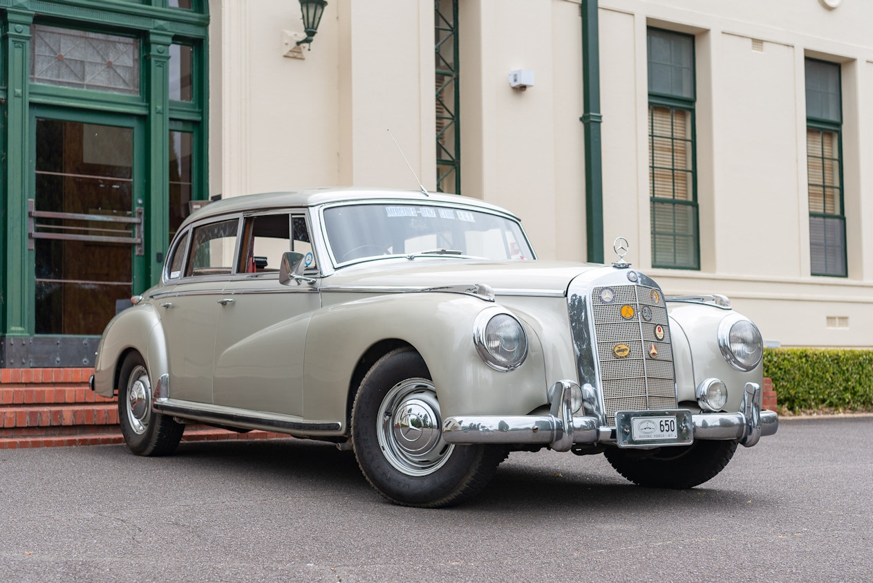 1954 Mercedes-Benz (W186) 300b Saloon 