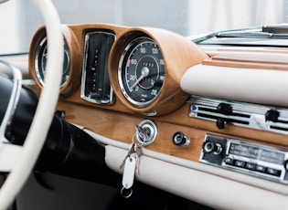 1963 Mercedes-Benz (W111) 220 SE Cabriolet - VAT Q