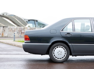 1991 Mercedes-Benz (W140) 300 SE