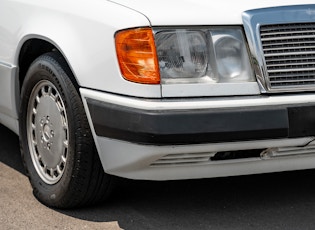 1990 Mercedes-Benz (W124) 300 TE