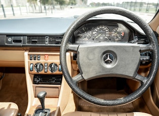 1990 Mercedes-Benz (W124) 300 TE