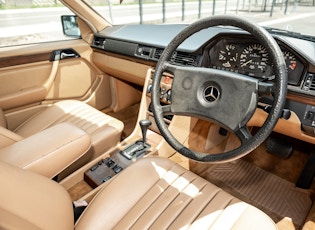 1990 Mercedes-Benz (W124) 300 TE