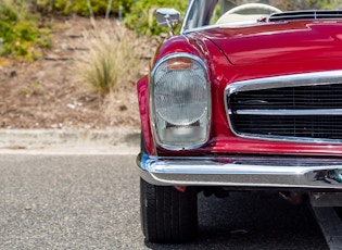 1966 Mercedes-Benz 230 SL Pagoda