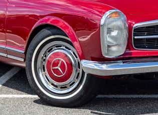 1966 Mercedes-Benz 230 SL Pagoda