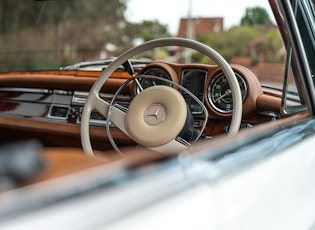 1968 Mercedes-Benz (W111) 280 SE 