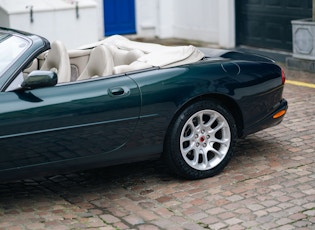 2000 Jaguar XKR 4.0 Cabriolet 