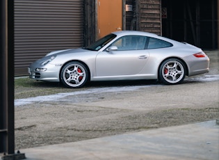 2005 Porsche 911 (997) Carrera S - Manual