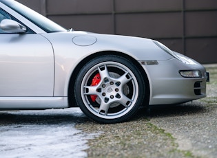 2005 Porsche 911 (997) Carrera S - Manual