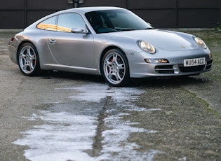 2005 Porsche 911 (997) Carrera S - Manual