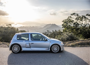2001 Renault Clio V6 Phase 1 – 13,520 Miles 