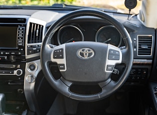 2014 Toyota Land Cruiser V8 