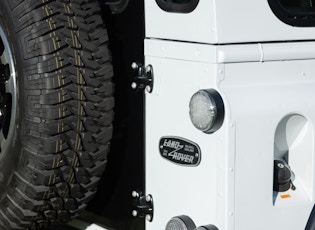 2015 Land Rover Defender 90 Adventure – VAT Q 