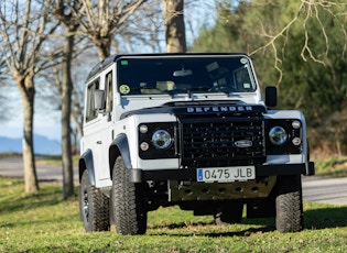 2015 Land Rover Defender 90 Adventure – VAT Q 