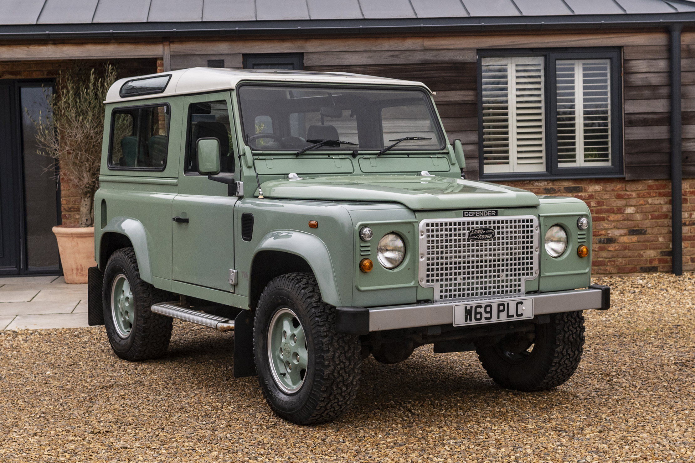 2000 Land Rover Defender 90 TD5 Heritage for sale by auction in Chippenham Wiltshire United Kingdom