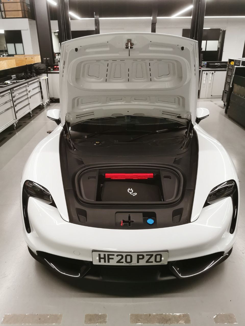 Trunk Lid Kit | PORSCHE TAYCAN 2020 Trunk Lid Kit | PORSCHE TAYCAN 2020