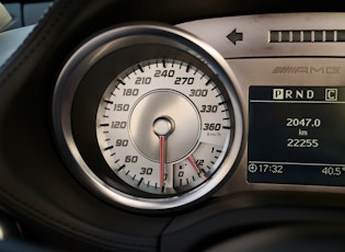 2013 Mercedes-Benz SLS AMG Roadster - 22,255 km 