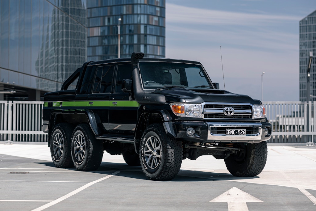 2014 Toyota Land Cruiser VDJ79 Double Cab Pick Up V8 - 6x6 Conversion