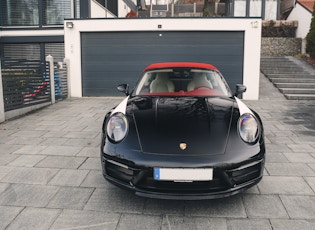 2020 Porsche 911 (992) Targa 4S – Heritage Design Edition – 384 Km 