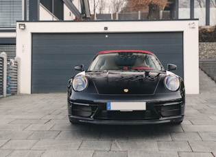 2020 Porsche 911 (992) Targa 4S – Heritage Design Edition – 384 Km 