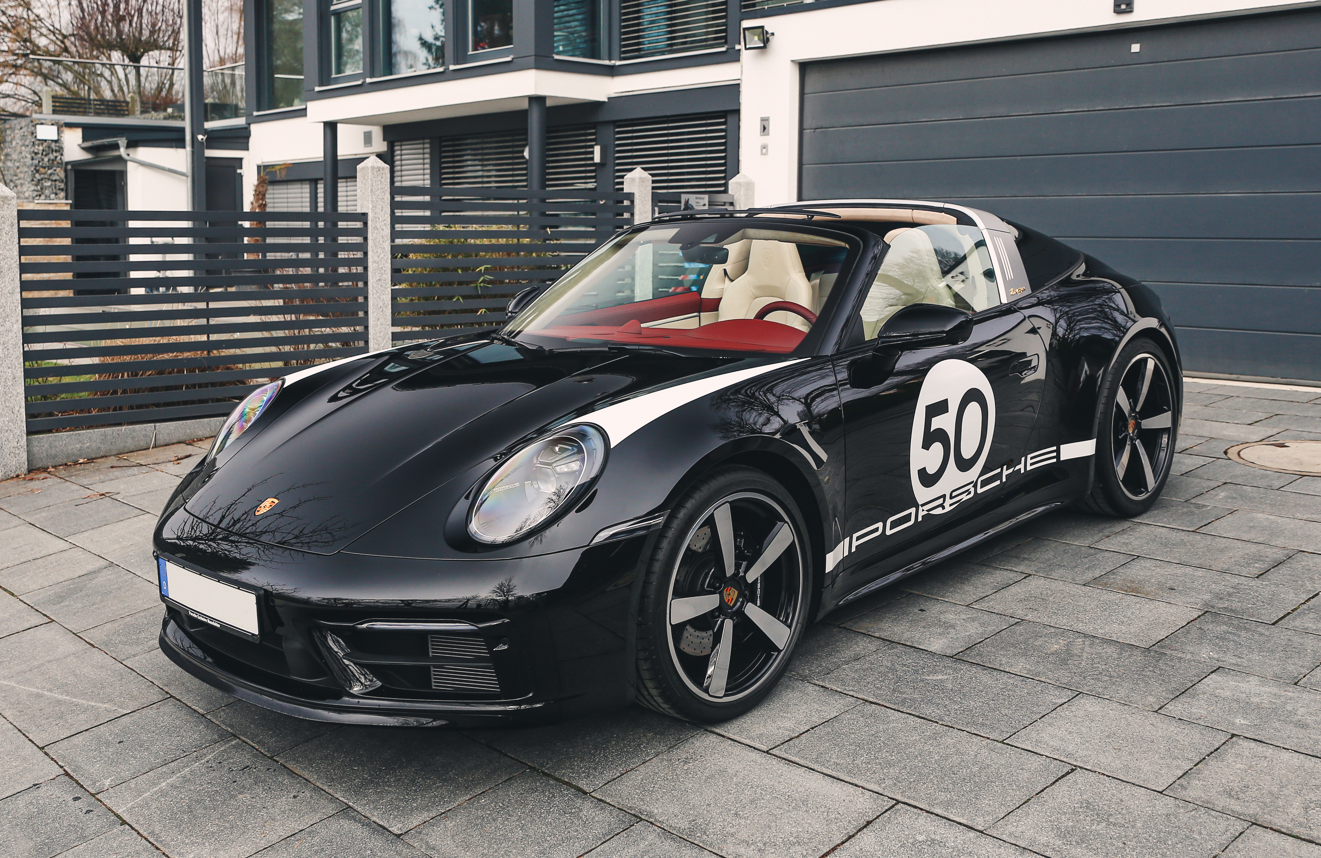 2020 Porsche 911 (992) Targa 4S – Heritage Design Edition – 384 Km