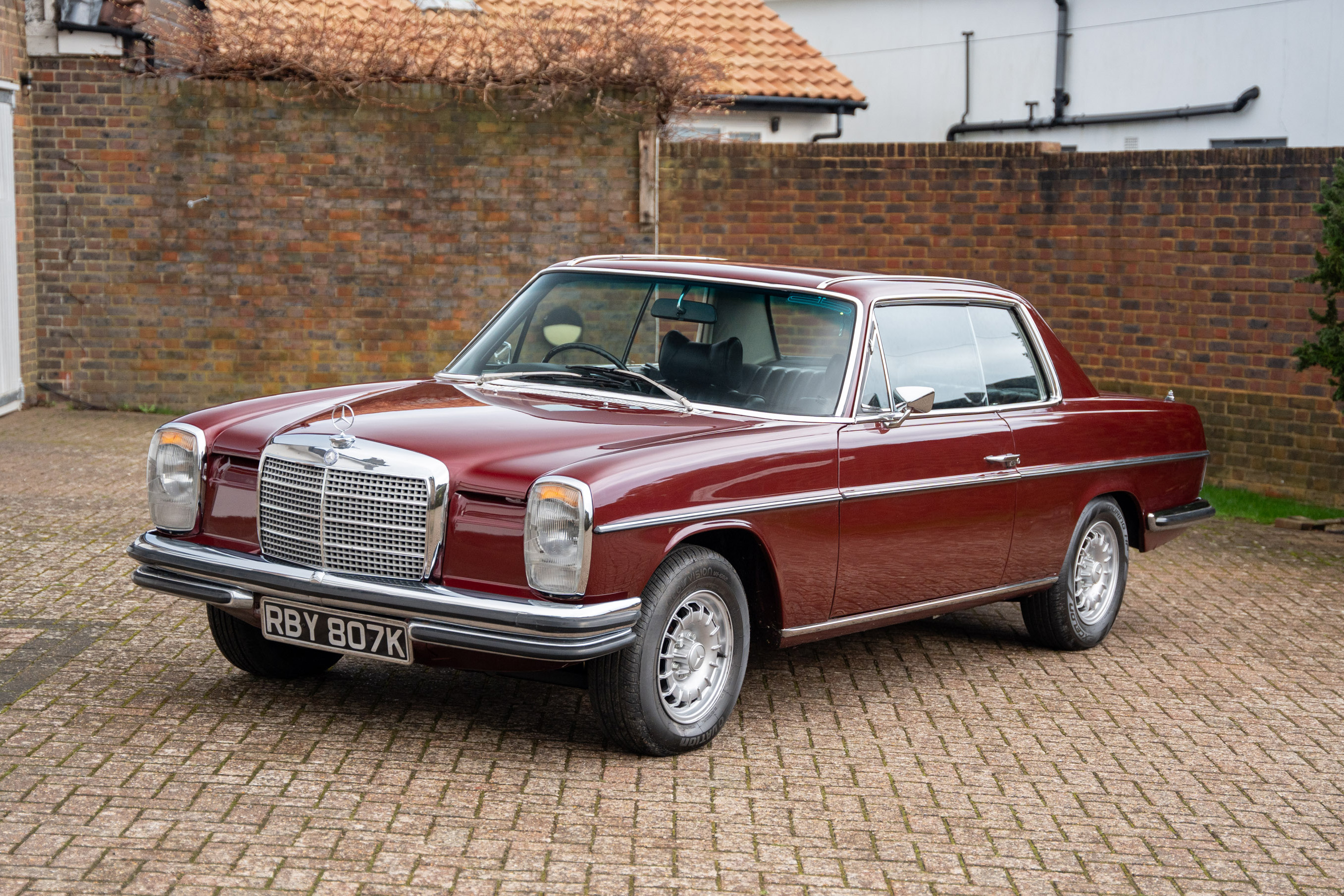 1973 Mercedes-Benz (W114) 250 CE