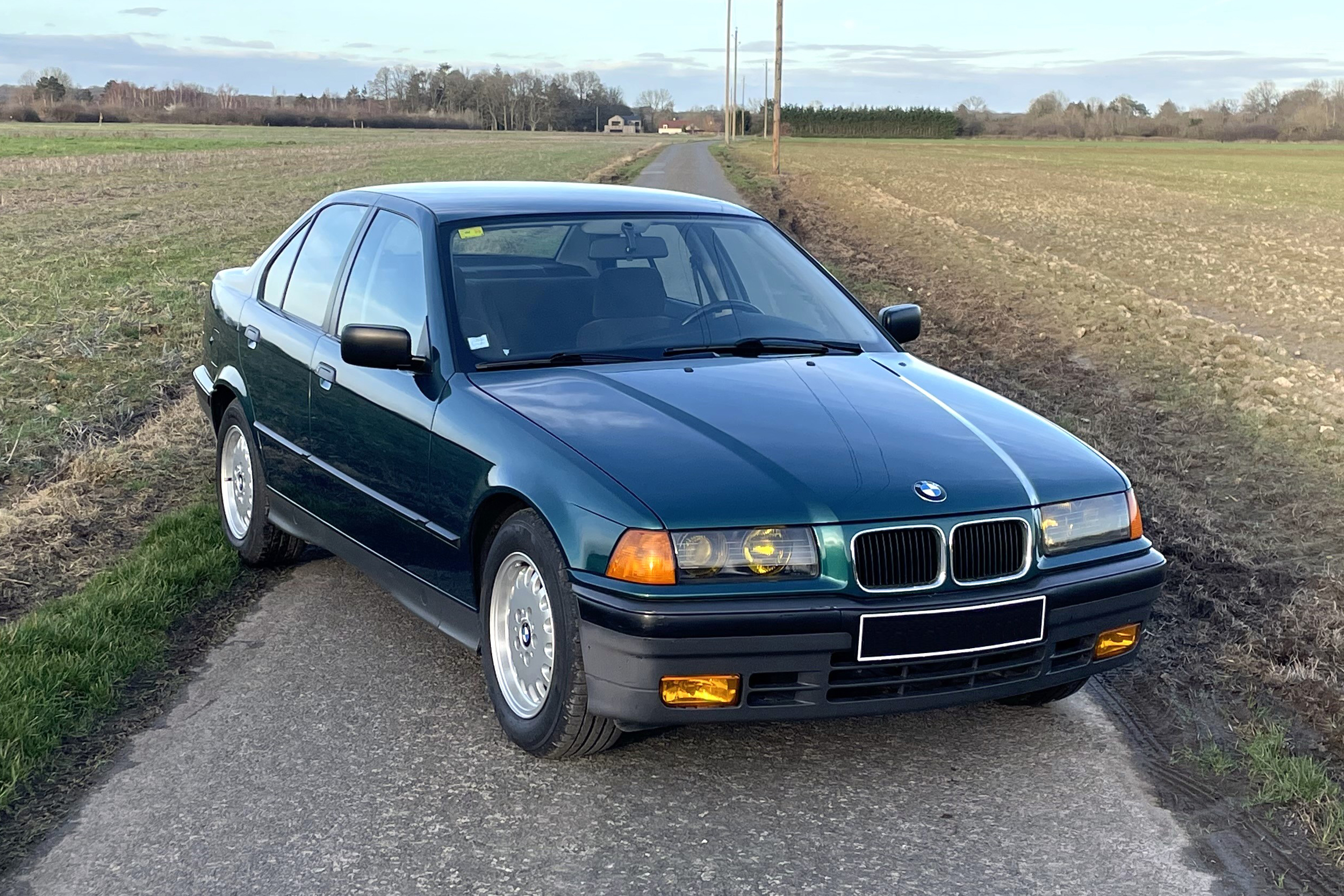 1993 BMW (E36) 325i - 42,500 Km