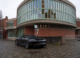 2020 Porsche 718 Spyder - Manual