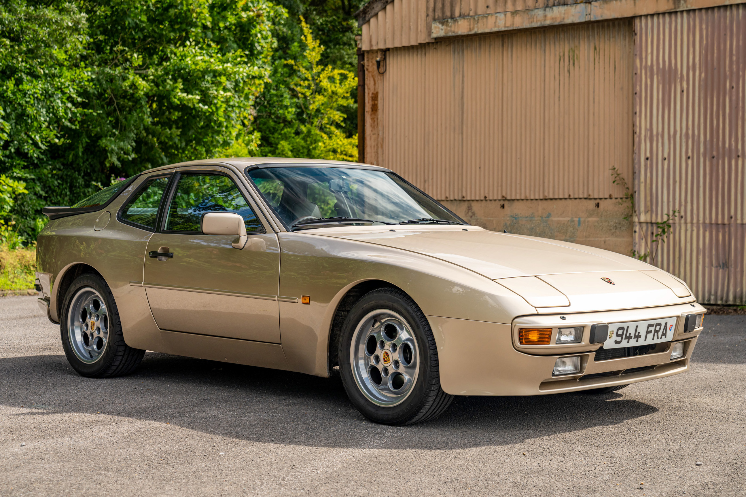 1985 Porsche 944 Lux